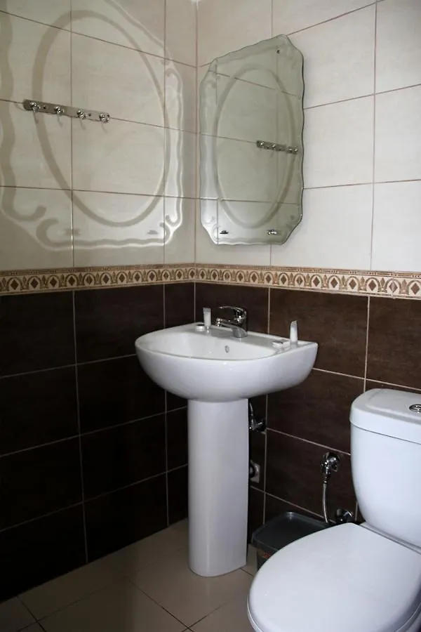 Korca City Rooms 2*, Korce