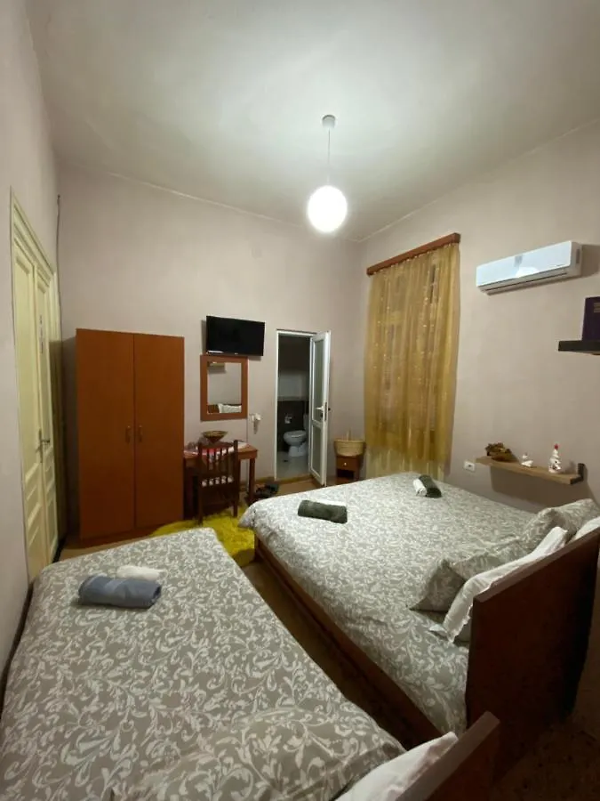 Korca City Rooms 2*, Korce Albanien